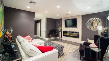 Basement with 10′ Ceilings